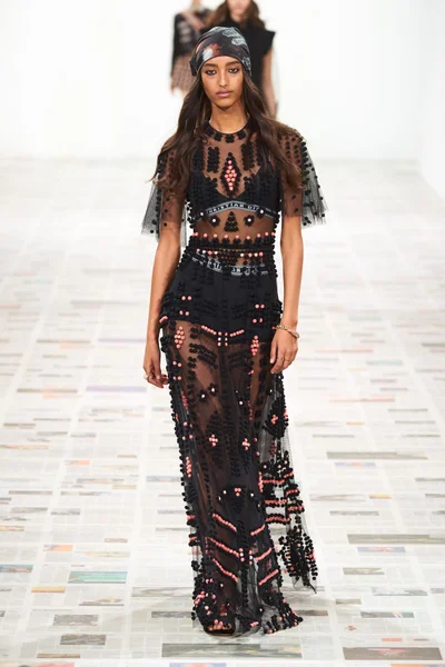 Look 10